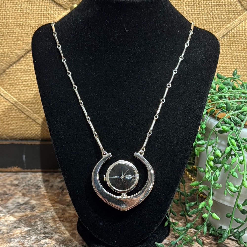 Medana wind up watch necklace